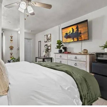 Inviting Oasis - Cozy, Spotless, And Comfortable Room Pahokee Екстер'єр фото