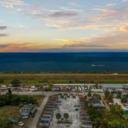 Inviting Oasis - Cozy, Spotless, And Comfortable Room Pahokee Екстер'єр фото